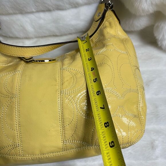 Coach patent leather yellow stitch logo shoulder bag with silver tone hardwares - Picture 4 of 14
